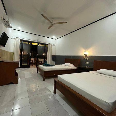 Creative Bungalow Beach Front Gili Trawangan Buitenkant foto