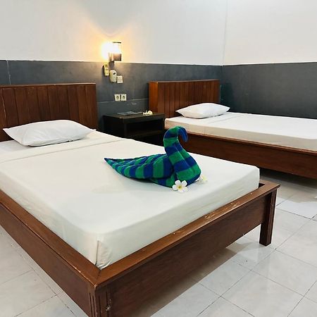 Creative Bungalow Beach Front Gili Trawangan Buitenkant foto