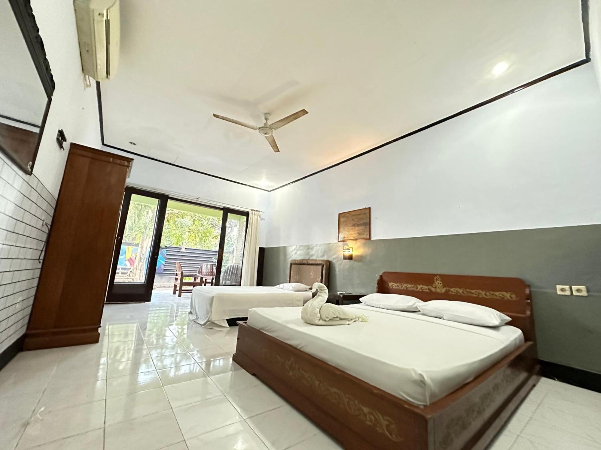 Creative Bungalow Beach Front Gili Trawangan Buitenkant foto